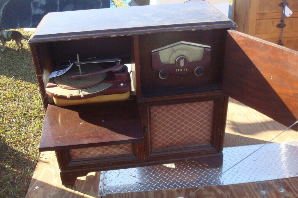 Vintage Zenith Record Player